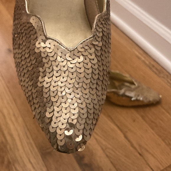 Gorgeous Vintage Gold Sequined Heels - Picture 3 of 4